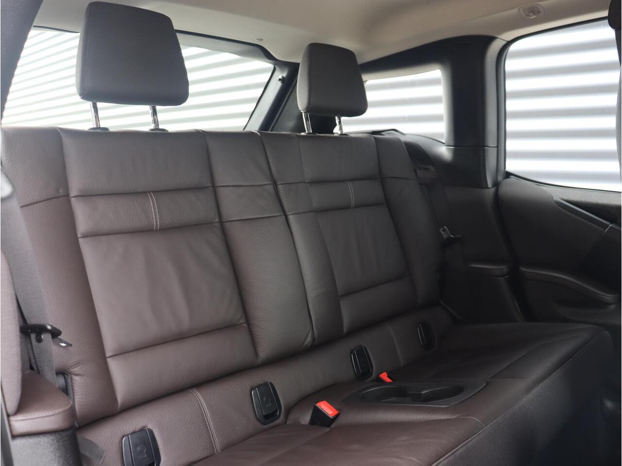 BMW i3 S iPerformance 94Ah | Comfort Pack Advanced | Navi Prof. | Camera | Stoelverwarming | DAB+ | 20'' LMV