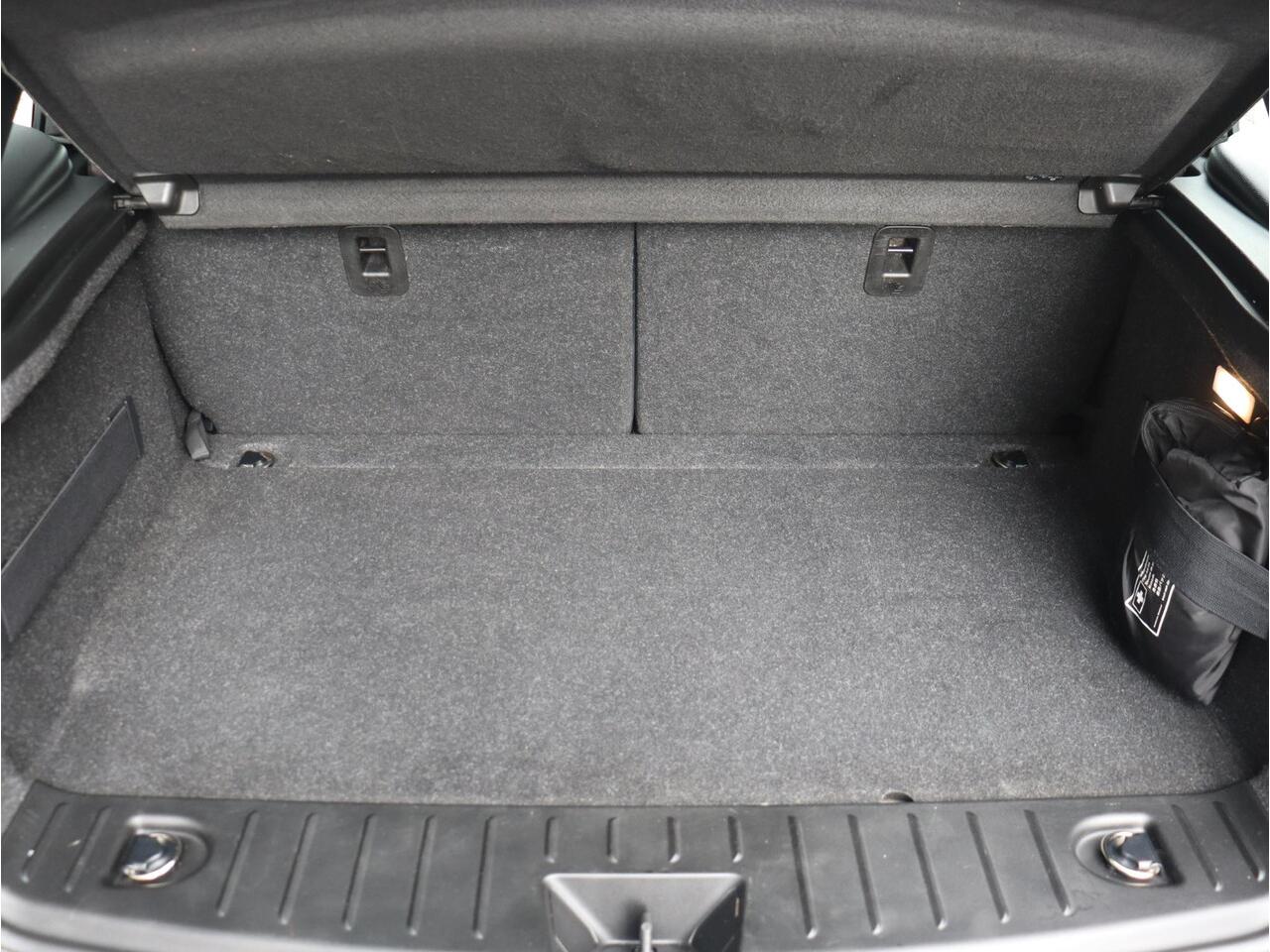 BMW i3 S iPerformance 94Ah | Comfort Pack Advanced | Navi Prof. | Camera | Stoelverwarming | DAB+ | 20'' LMV