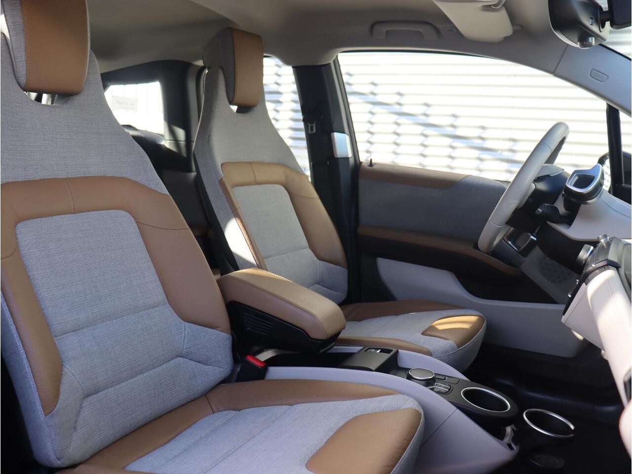 BMW i3 94Ah | Warmtepomp | Navigatie Prof. | Stoelverwarming | Comfort Access | 19'' LMV