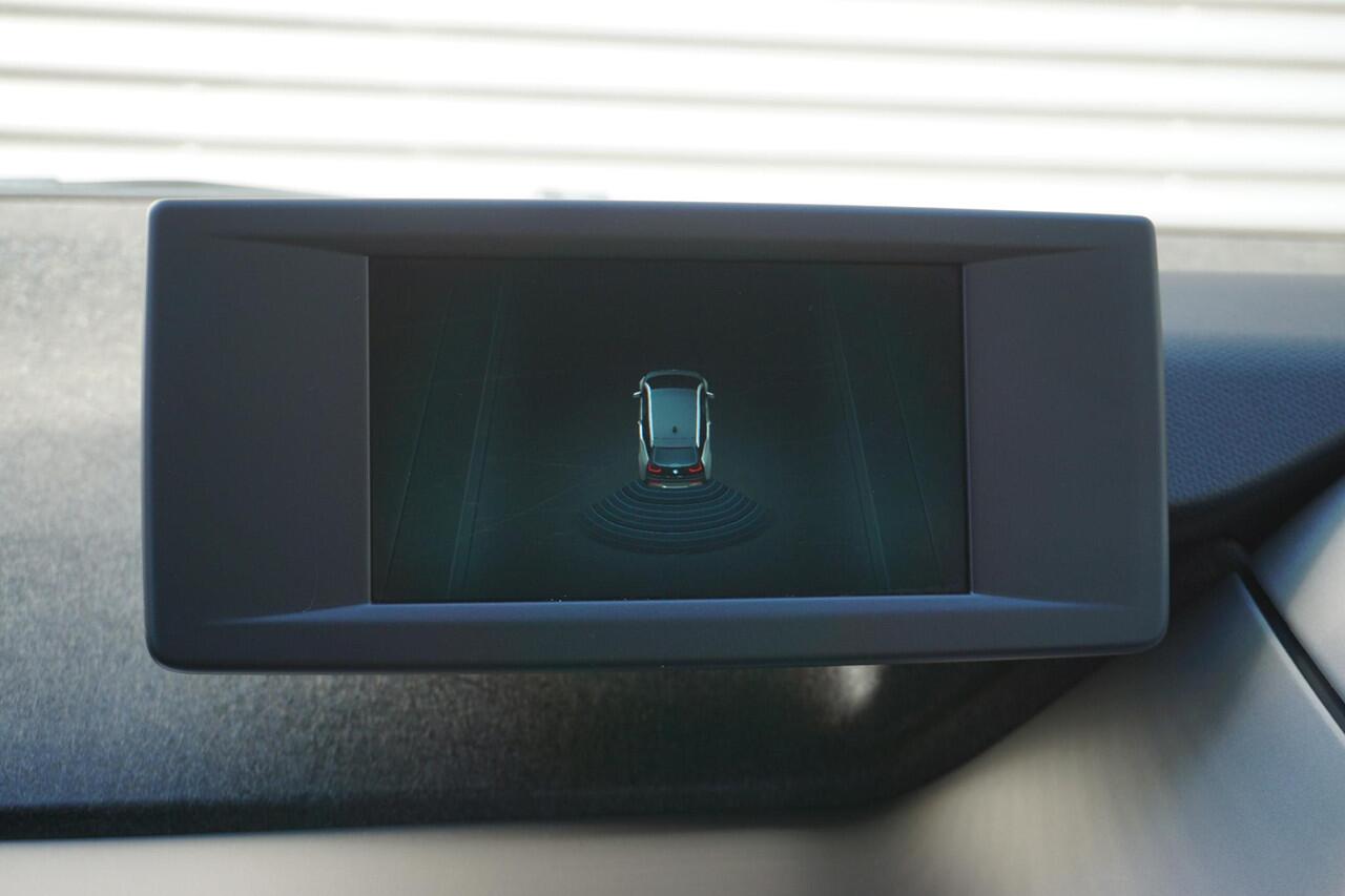 BMW i3 120Ah Comfort pack advanced | 19 inch lichtmetalen i light wielen sterspaak (styling 427) | Snellaadpakket | Regen- en lichtsensor