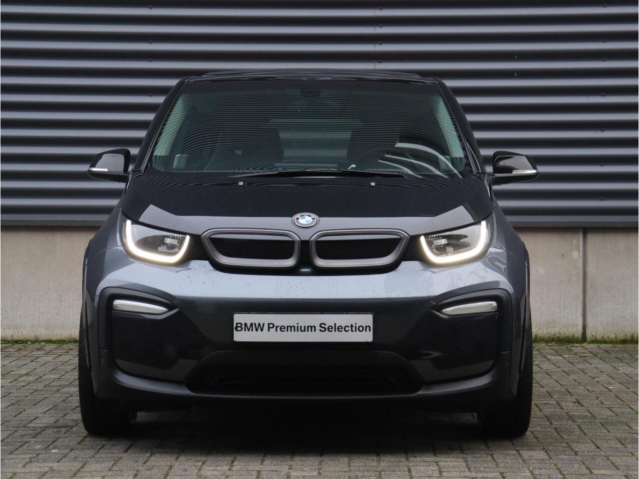 BMW i3 120Ah | High Executive | Sportpakket | Panodak | Navi Prof. | Apple Carplay Voorbereiding | Verwarmbare Voorstoelen | Park Distance Control | 20'' LMV
