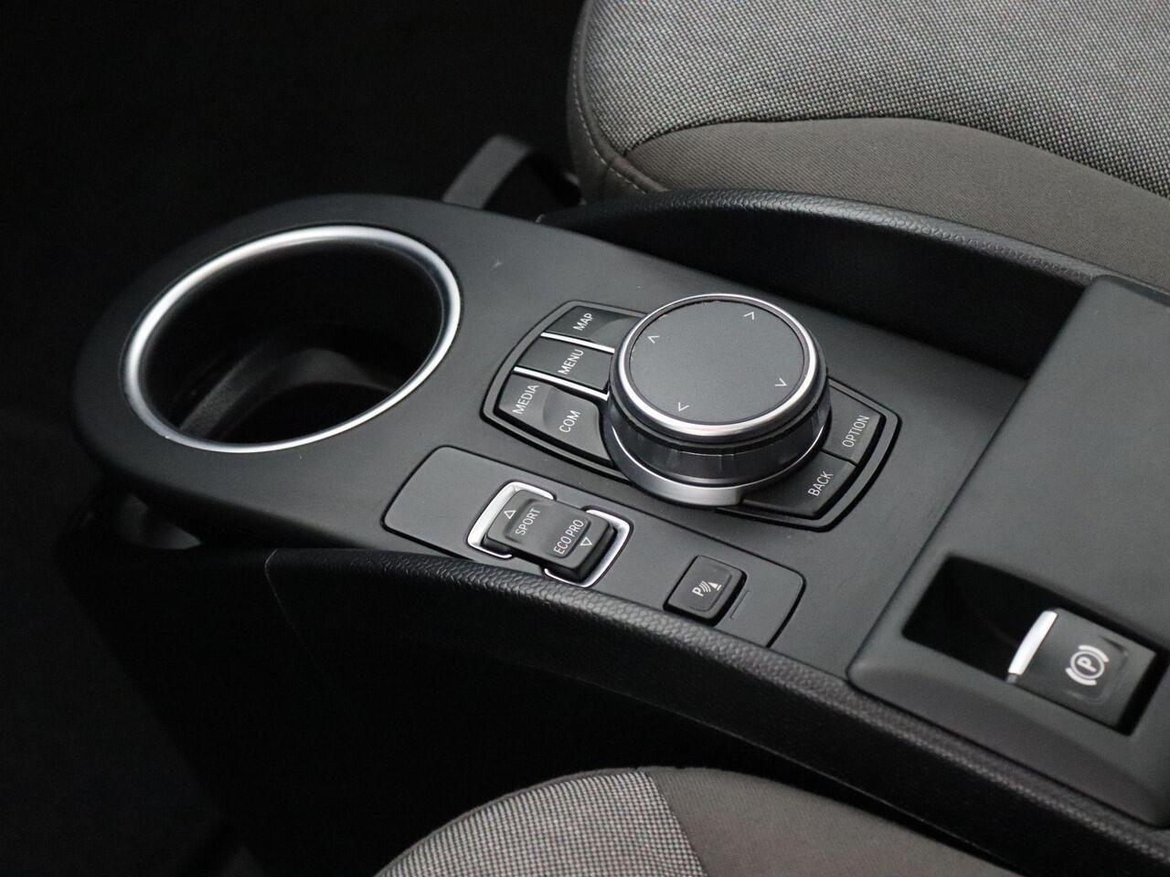 BMW i3 S Executive | Comfort Access | Achteruitrijcamera | Schuifdak | Navigatie Professional | 20''