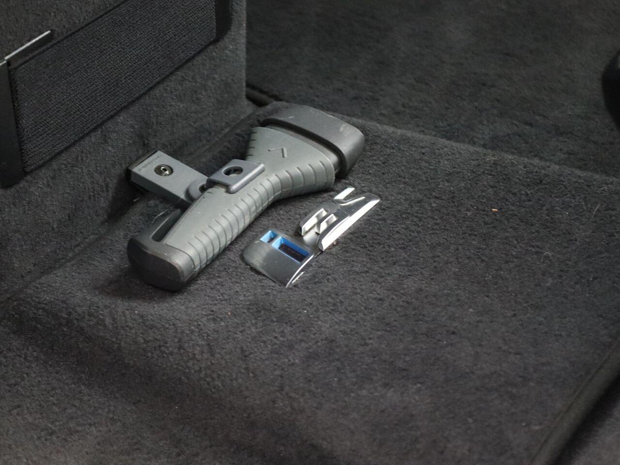 BMW i3 S Executive | Comfort Access | Achteruitrijcamera | Schuifdak | Navigatie Professional | 20''