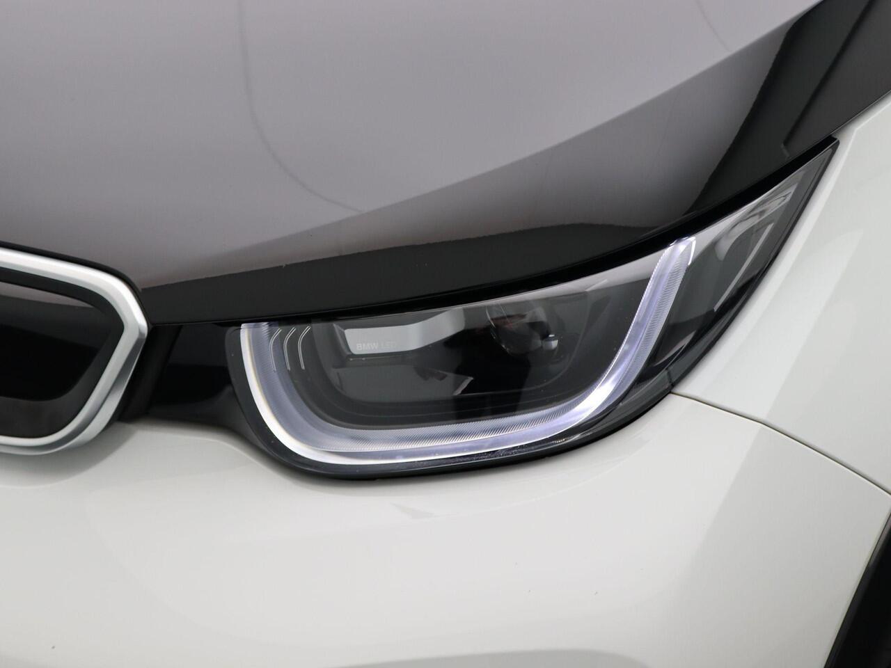 BMW i3 S Executive | Comfort Access | Achteruitrijcamera | Schuifdak | Navigatie Professional | 20''