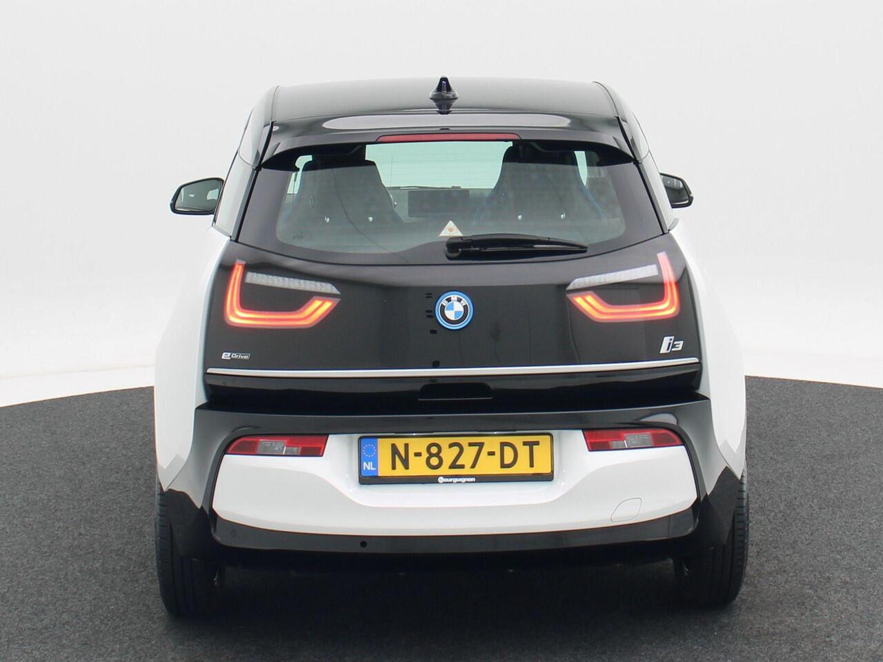 BMW i3 33 kWh 170 Pk Automaat | Warmtepomp | Stoelverwarming | Virtual Cockpit | 19 Inch | Bluetooth | Cruise Control | 36.948 Km