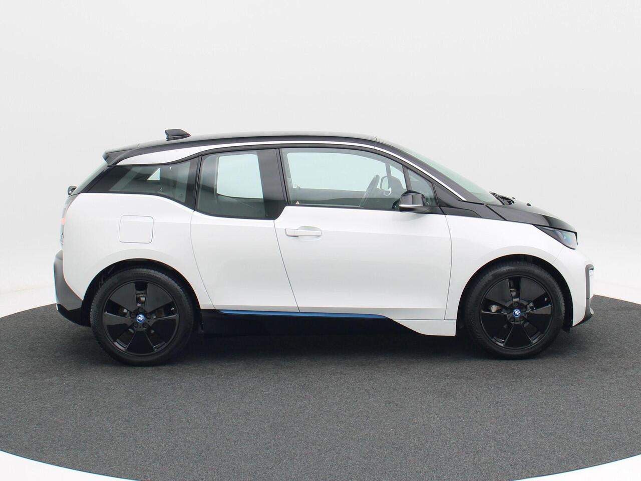 BMW i3 33 kWh 170 Pk Automaat | Warmtepomp | Stoelverwarming | Virtual Cockpit | 19 Inch | Bluetooth | Cruise Control | 36.948 Km