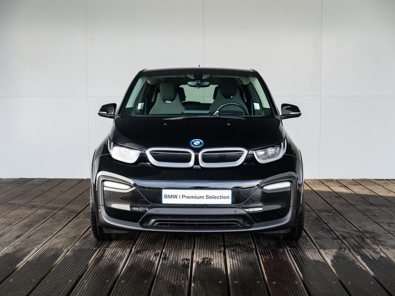 BMW i3 120Ah | Dark Shadow Edition | Sportpakket | 20 inch | Stoelverwarming | Navigatiesysteem Professional | Achteruitrijcamera