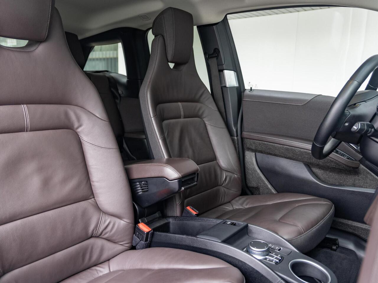 BMW i3 S | Executive | Comfort Access | Achteruitrijcamera | Schuif-/kanteldak | Stoelverwarming | LED