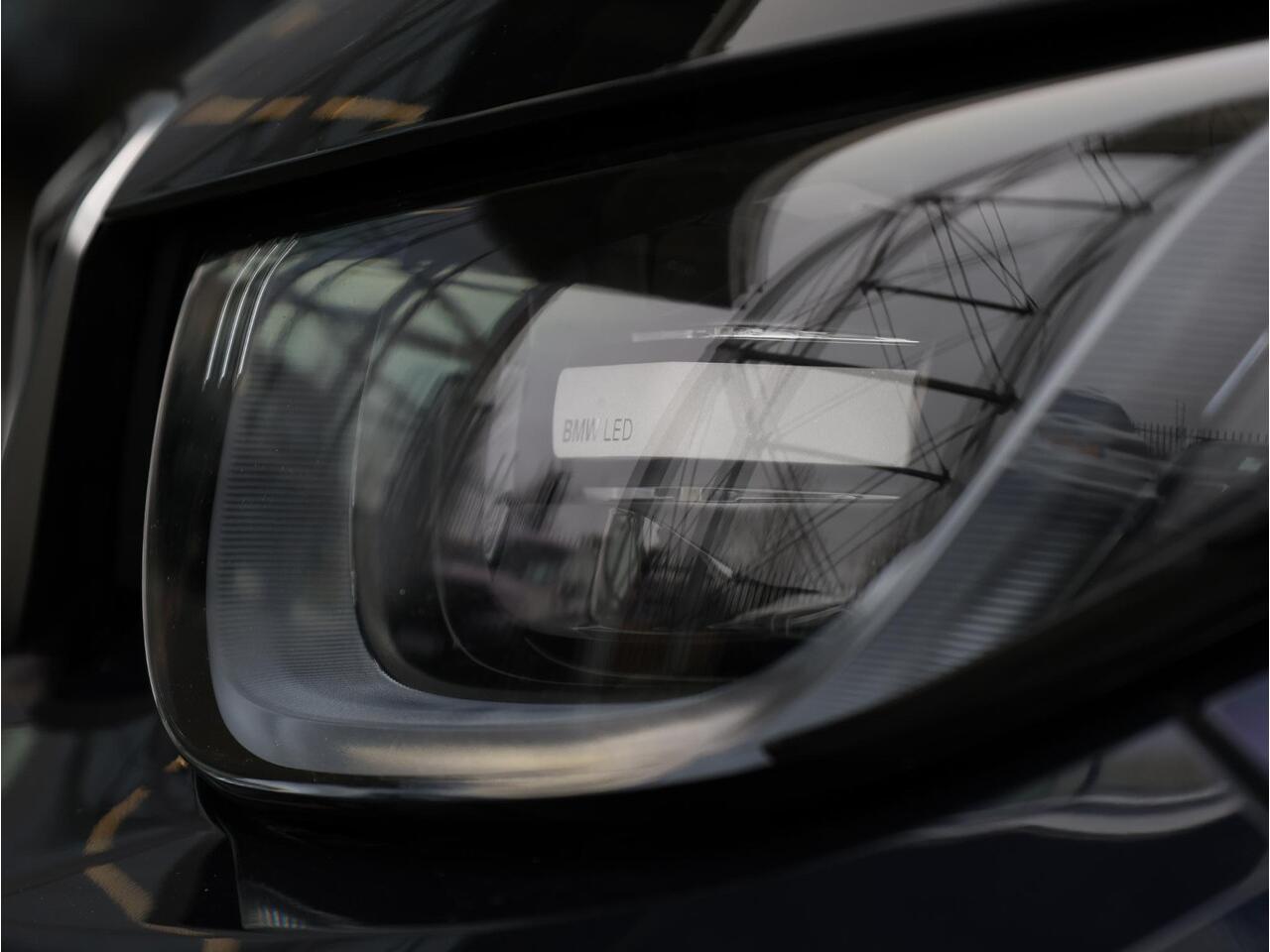 BMW i3 Executive Edition 120Ah 42 kWh Achteruitrijcamera/ Elektrisch glazen schuif-/kanteldak/ Cruise Control/ Apple CarPlay/ Stoelverwarming