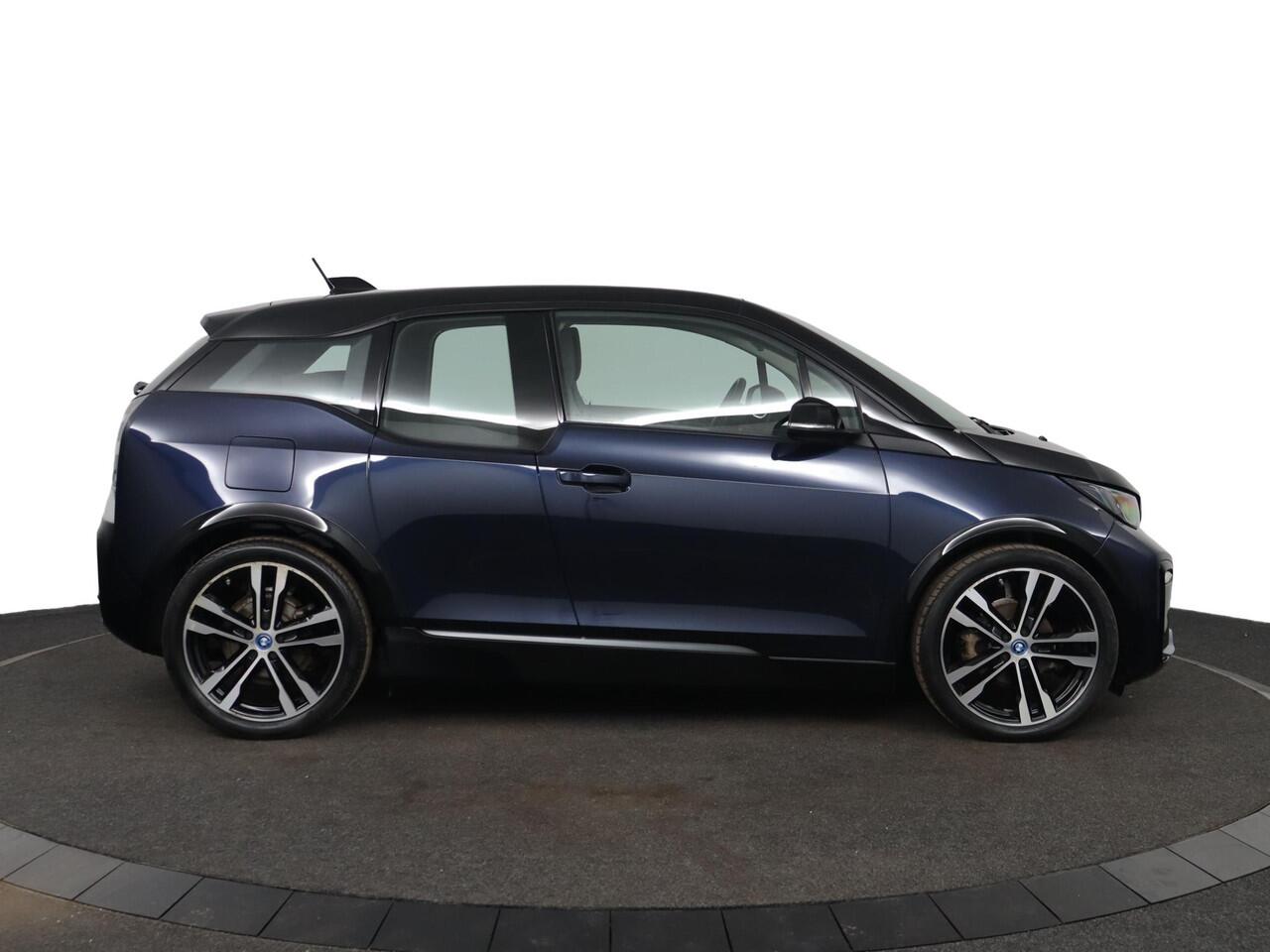 BMW i3 S Executive Edition 120Ah 42 kWh | voorstoelen verwarmd | achteruitrijcamera | warmtepomp | parkeersensor voor/achter |