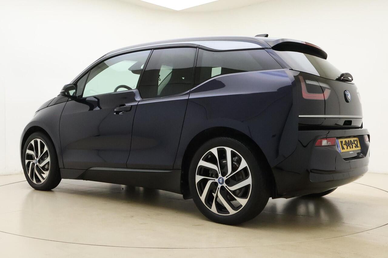 BMW i3 Executive Edition 120Ah 42 kWh 170pk | Navigatie | Parkeersensoren | Lichtmetalen Velgen 20" | Climate Control | KeyLess Start | Warmtepomp