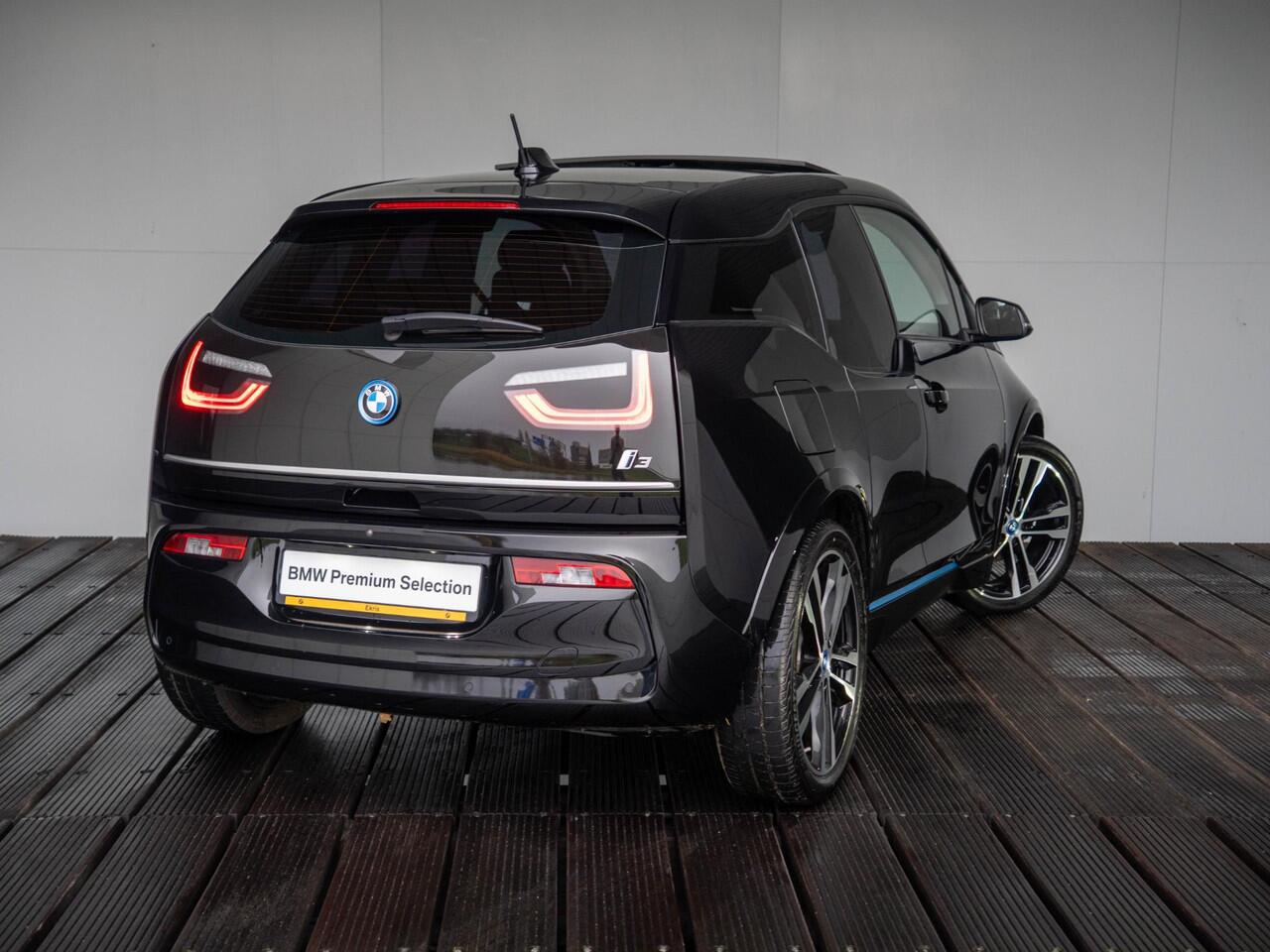 BMW i3 | Sportpakket | Harman-Kardon | Achteruitrijcamera | Schuif-/kanteldak | Stoelverwarming | PDC | 20''