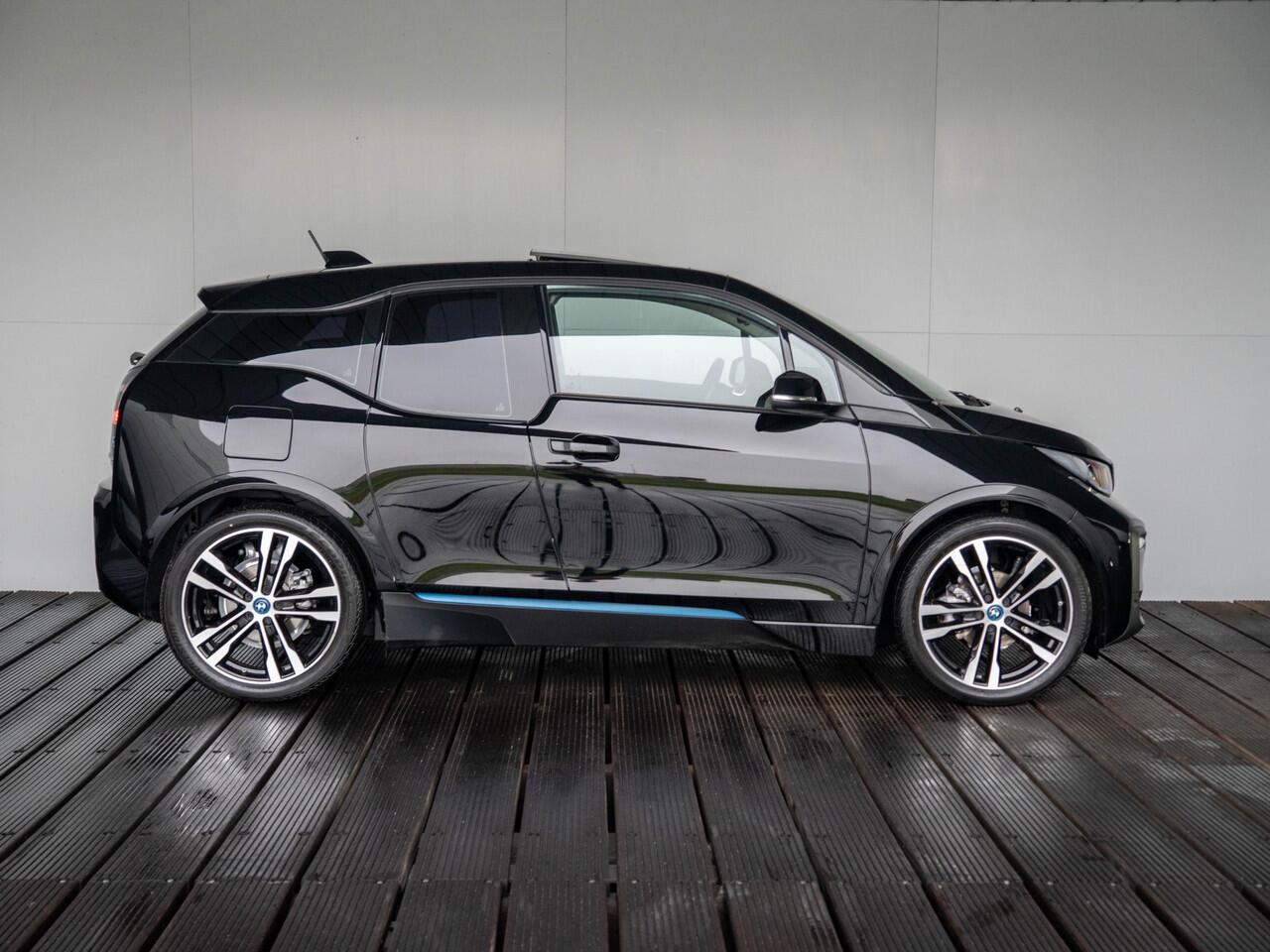 BMW i3 | Sportpakket | Harman-Kardon | Achteruitrijcamera | Schuif-/kanteldak | Stoelverwarming | PDC | 20''