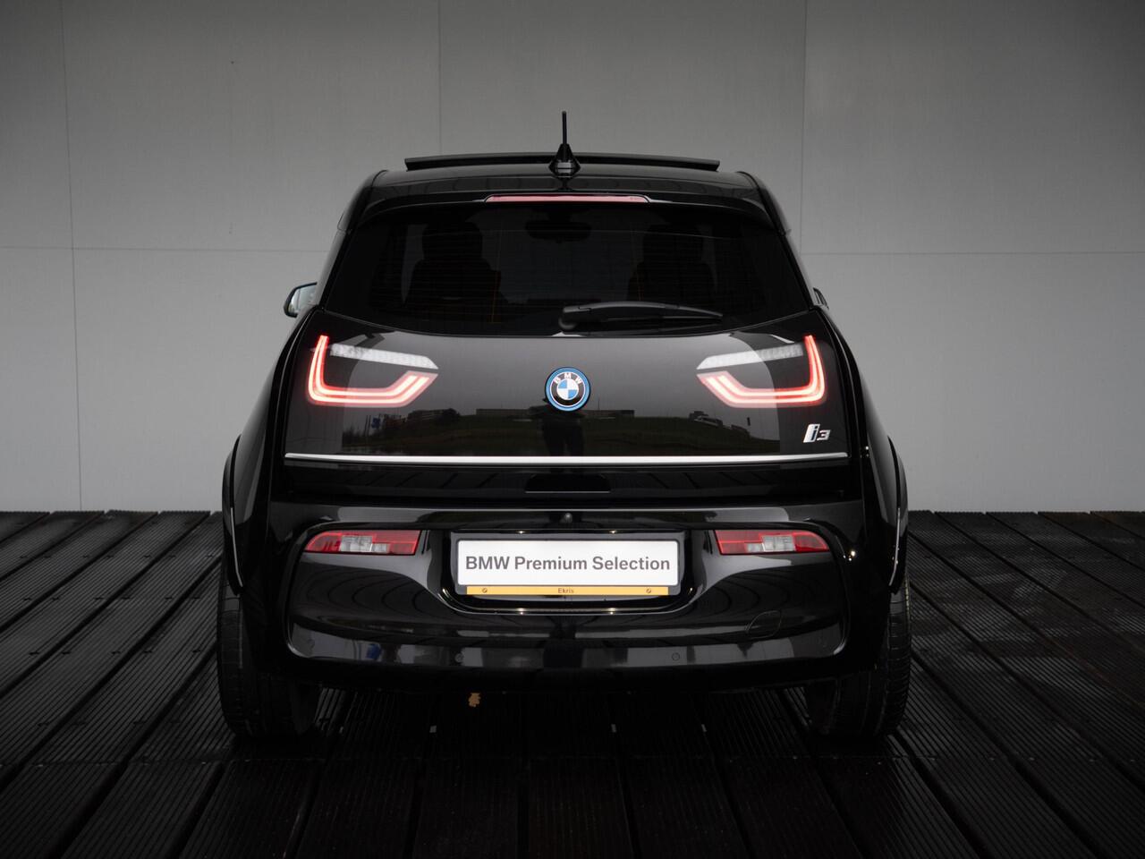 BMW i3 | Sportpakket | Harman-Kardon | Achteruitrijcamera | Schuif-/kanteldak | Stoelverwarming | PDC | 20''