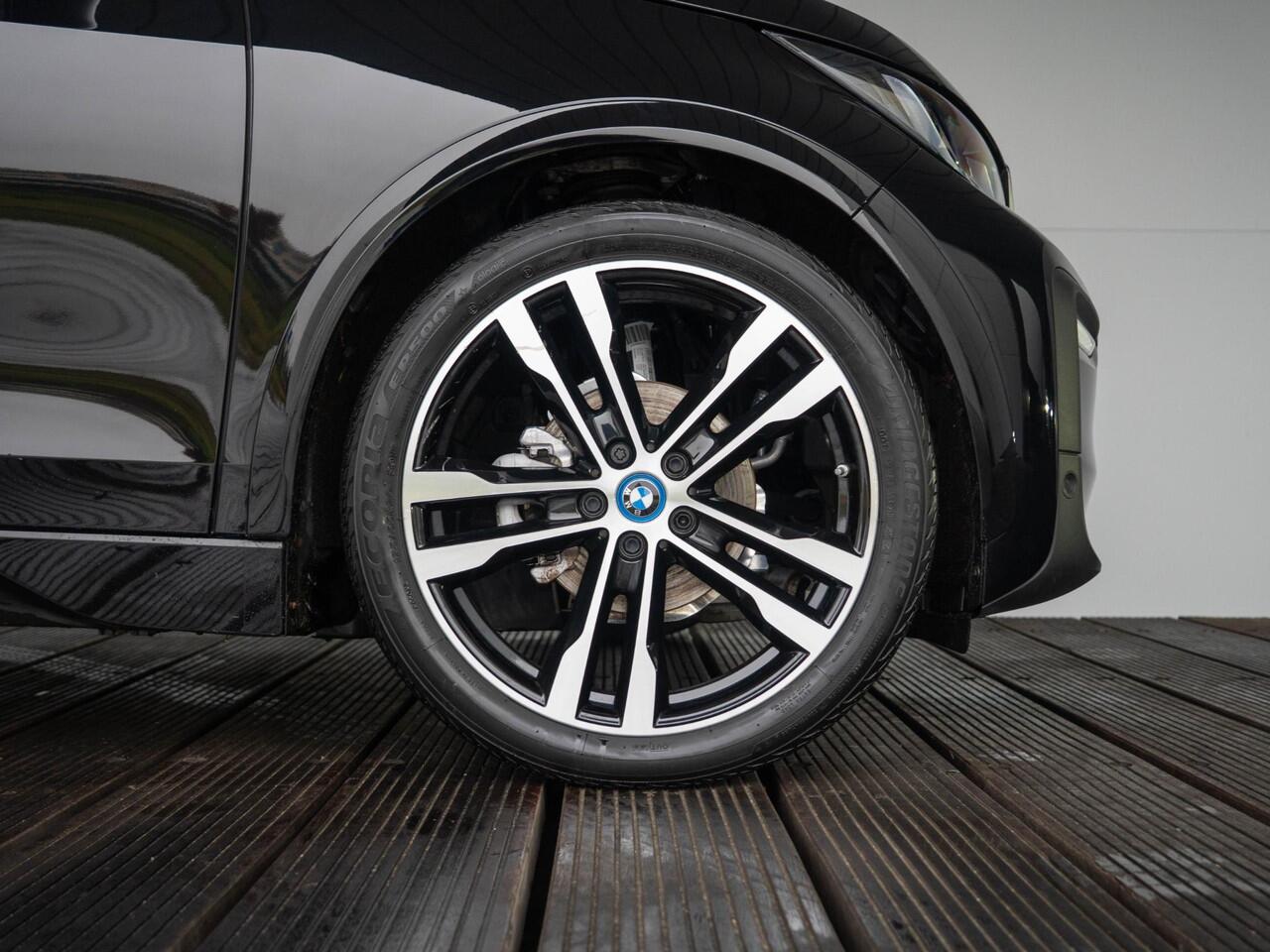 BMW i3 | Sportpakket | Harman-Kardon | Achteruitrijcamera | Schuif-/kanteldak | Stoelverwarming | PDC | 20''