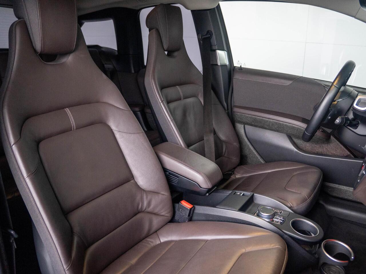 BMW i3 | Sportpakket | Harman-Kardon | Achteruitrijcamera | Schuif-/kanteldak | Stoelverwarming | PDC | 20''