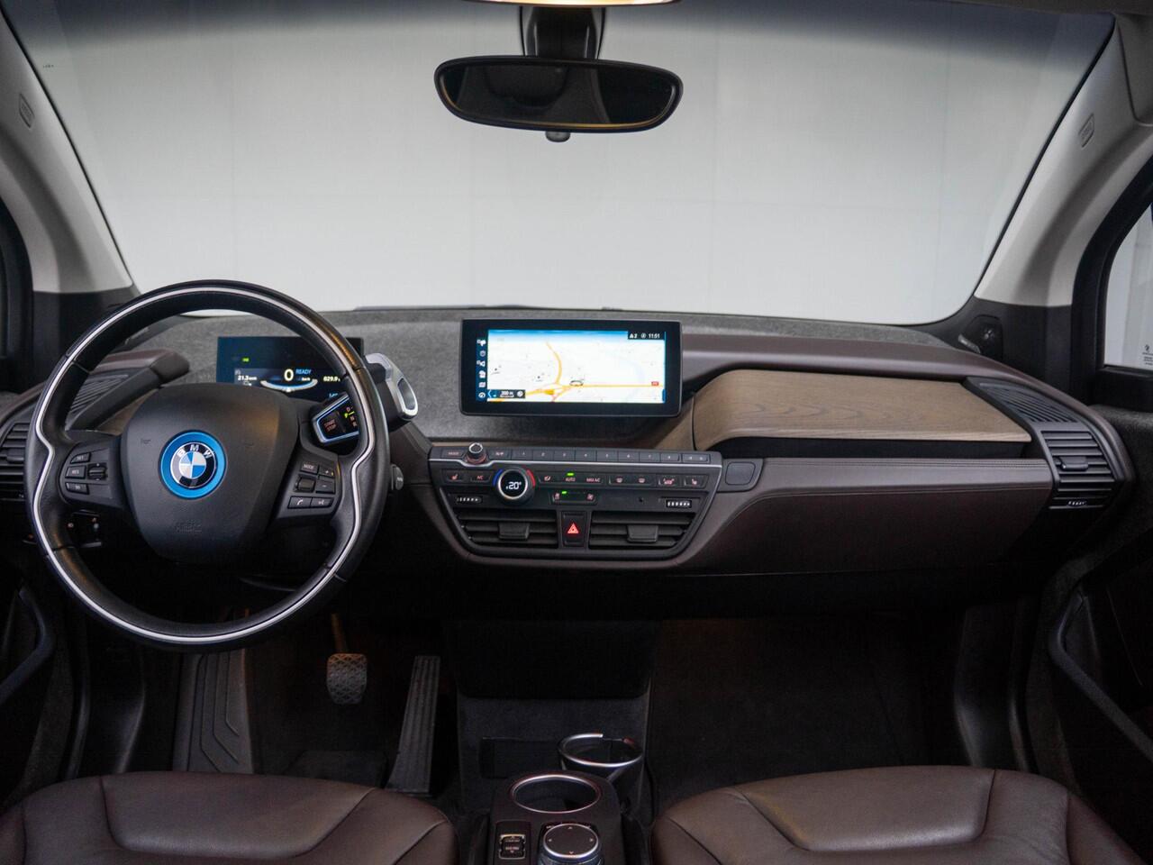 BMW i3 | Sportpakket | Harman-Kardon | Achteruitrijcamera | Schuif-/kanteldak | Stoelverwarming | PDC | 20''
