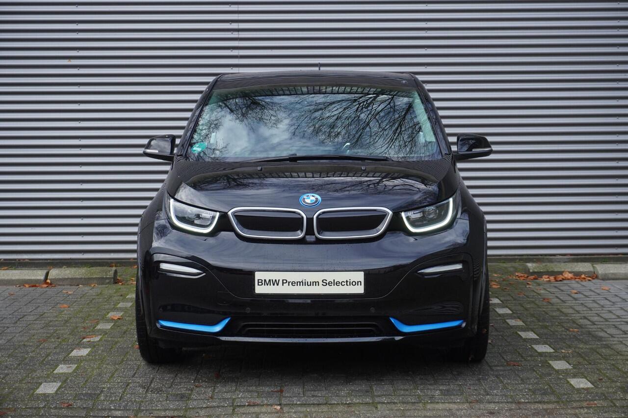 BMW i3 S Comfort Access | Achteruitrijcamera | Driving Assistant Plus | Elektrisch verwarmde voorstoelen | 20 inch lichtmetalen i light wielen Dubbelspaak