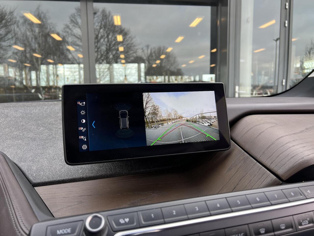 BMW i3 Business Edition Plus 120Ah 42 kWh 170PK | SOH 91.2% | Schuifkanteldak | Leder | Adaptieve Cruise Control | Stoelverwarming