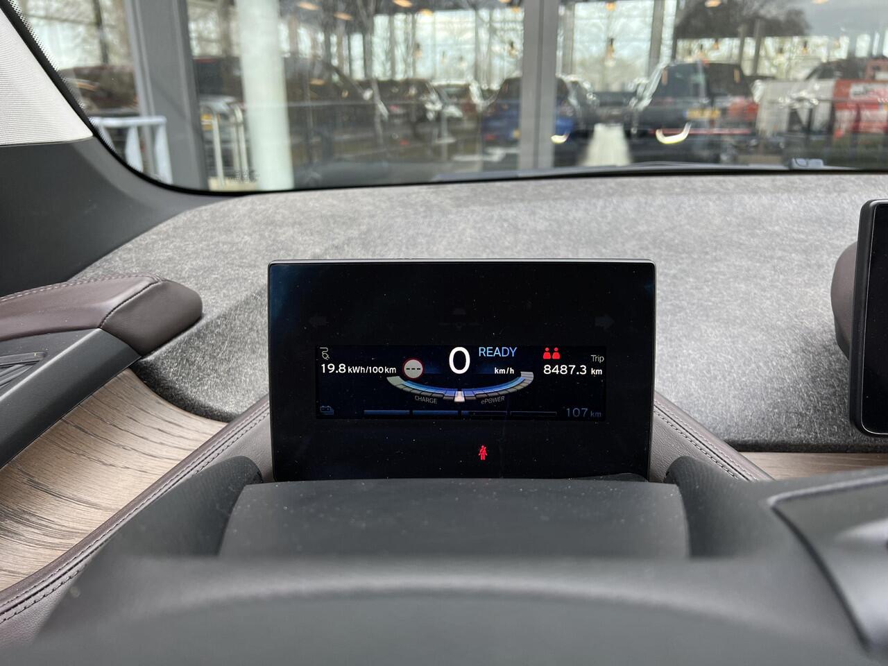BMW i3 Business Edition Plus 120Ah 42 kWh 170PK | SOH 91.2% | Schuifkanteldak | Leder | Adaptieve Cruise Control | Stoelverwarming