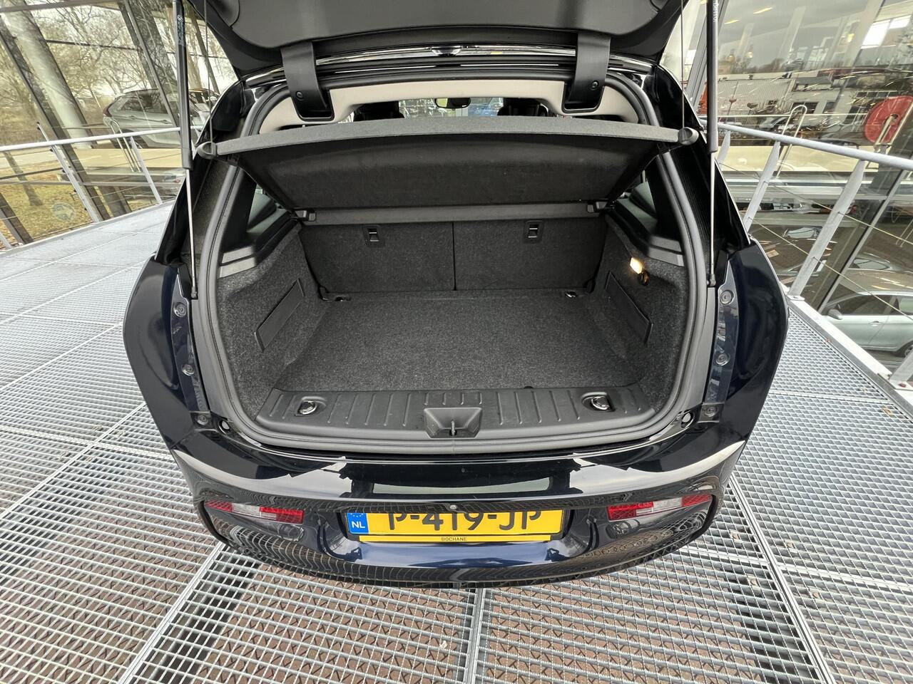 BMW i3 Business Edition Plus 120Ah 42 kWh 170PK | SOH 91.2% | Schuifkanteldak | Leder | Adaptieve Cruise Control | Stoelverwarming