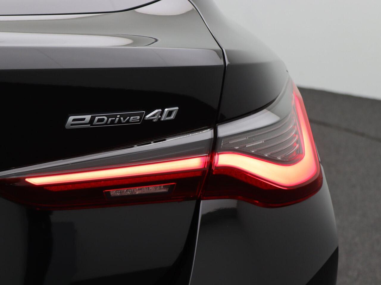 BMW i4 eDrive40 84 kWh Trekhaak | HIFI | Widescreen Display | 17"