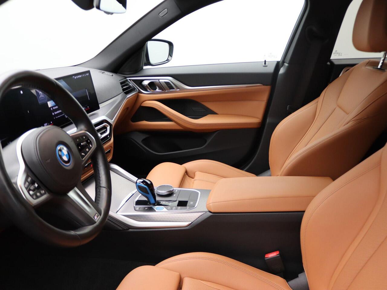 BMW i4 eDrive40 M Sportpakket | Achteruitrijcamera | DAB | HiFi | 19''
