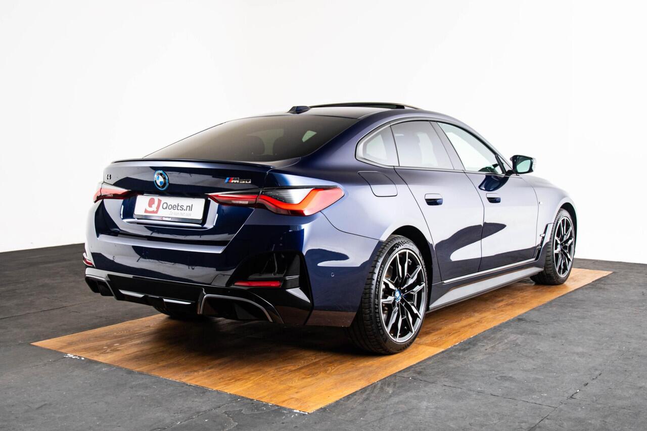 BMW i4 M50 High Executive 84 kWh Schuif/Kanteldak - Elektrisch verstelbare/verwarmde stoelen - Stuurwielrand verwarmd - Active Cruise Control - Hifi - Getinte Ruiten - M hoogglans Shadow Line -