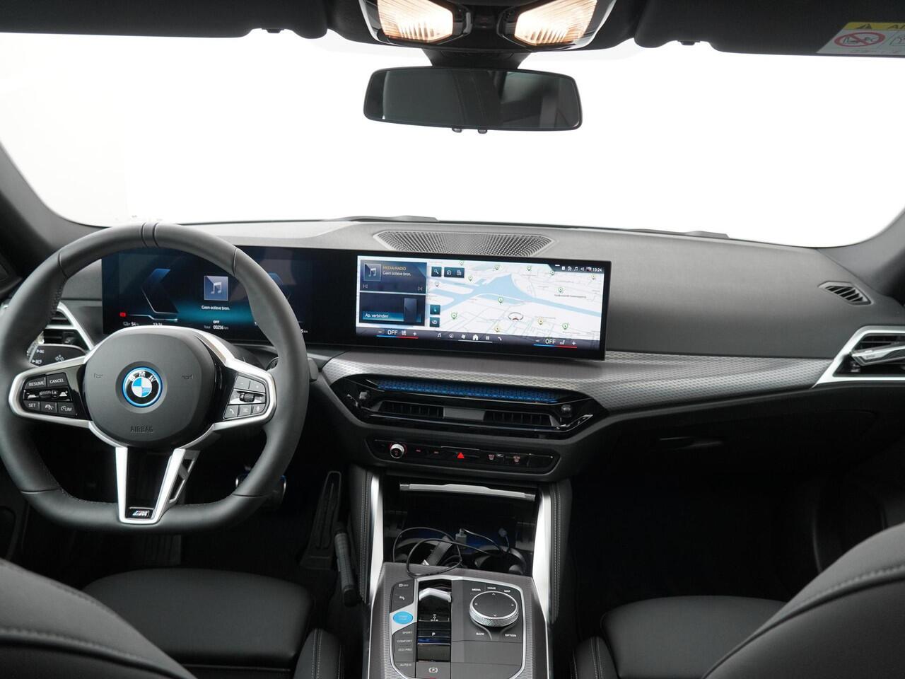 BMW i4 eDrive35 M Sport Edition 70 kWh | Comfort Pack | Glazendak | Getint Glas | 19inch | Ekris Selection