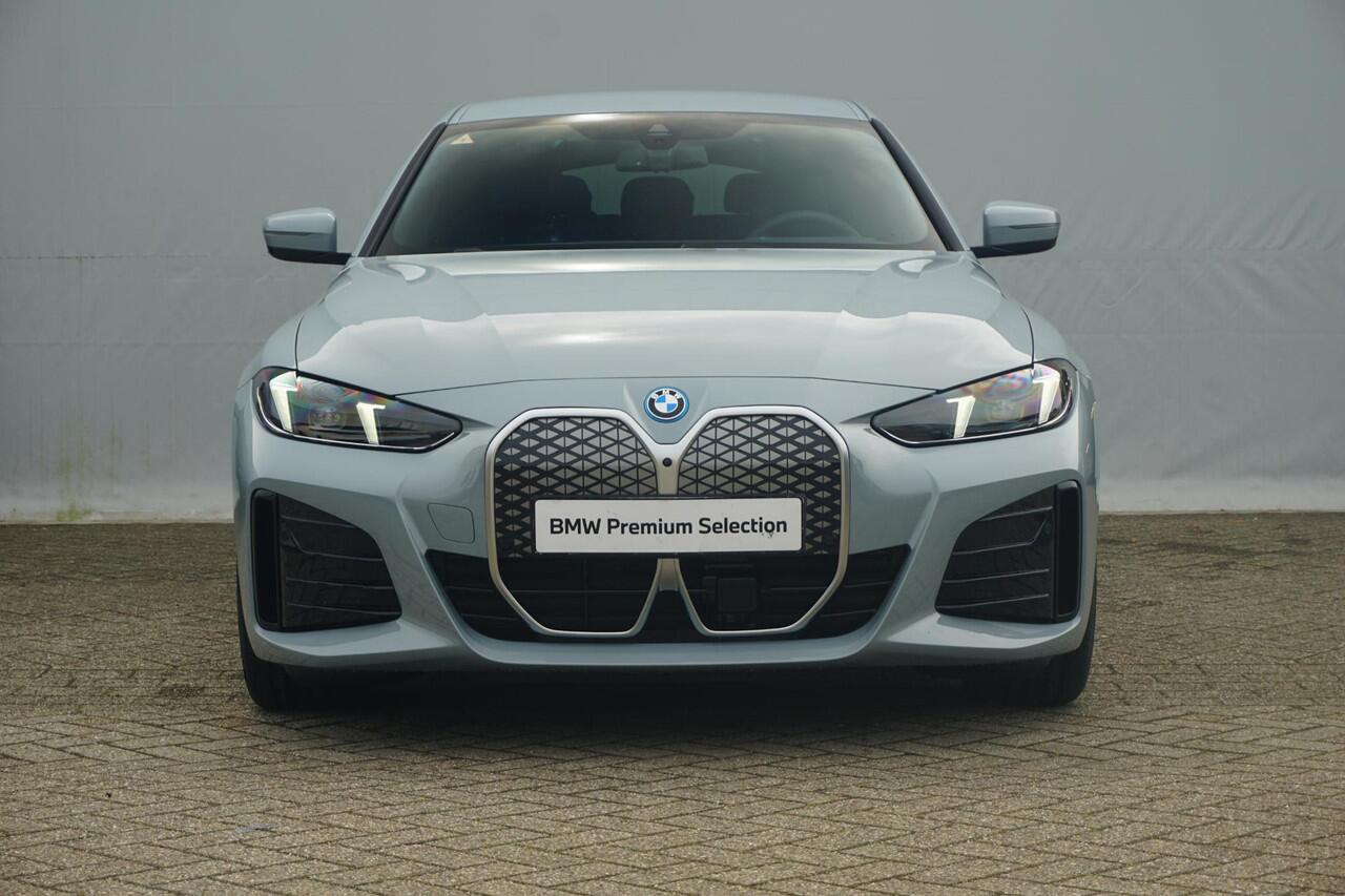 BMW i4 eDrive40 M Sport Edition 18'' / Comfort Access / Driving Assistant / HiFi System / Ekris Selection