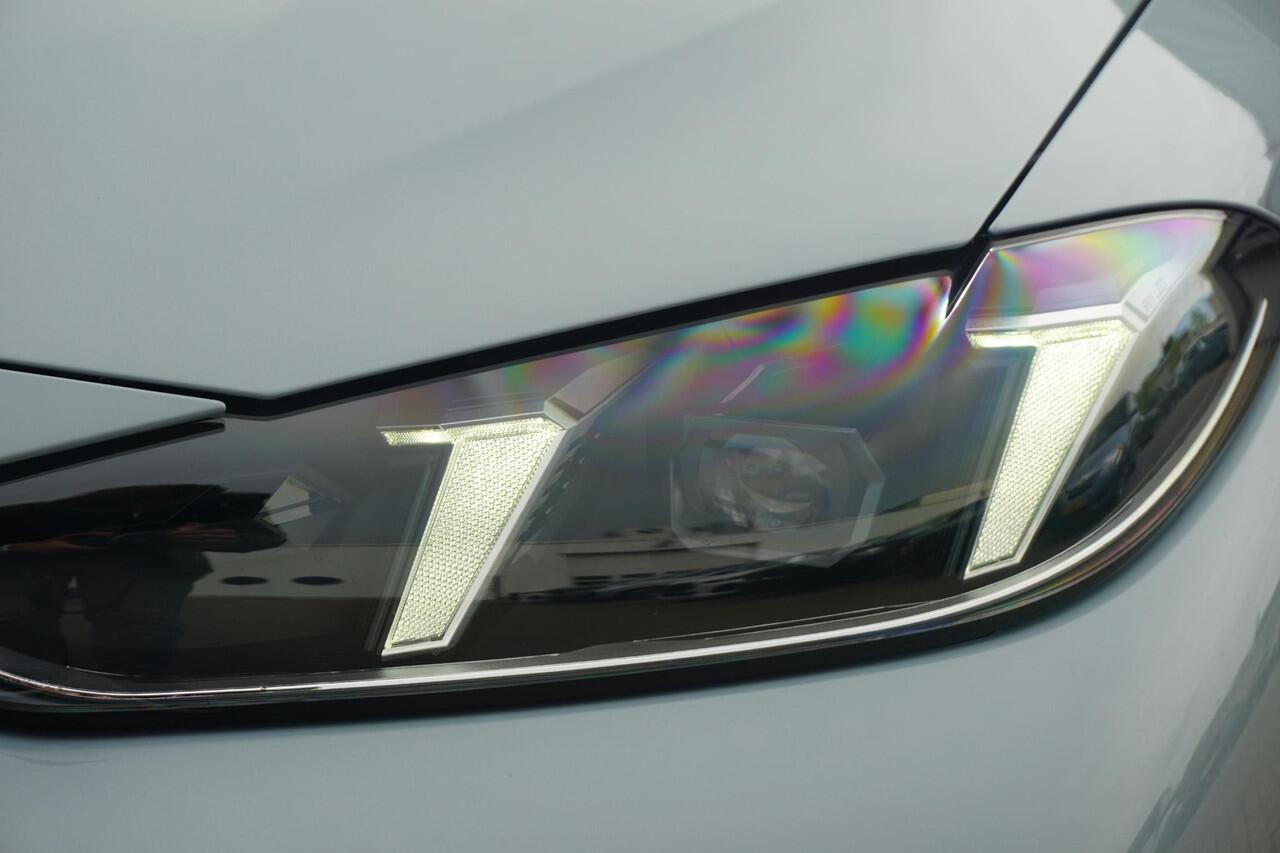 BMW i4 eDrive40 M Sport Edition 18'' / Comfort Access / Driving Assistant / HiFi System / Ekris Selection