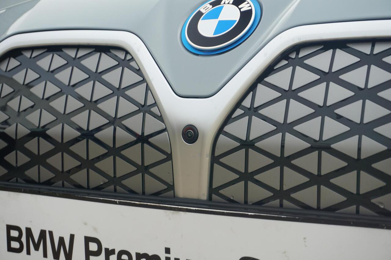 BMW i4 eDrive40 M Sport Edition 18'' / Comfort Access / Driving Assistant / HiFi System / Ekris Selection