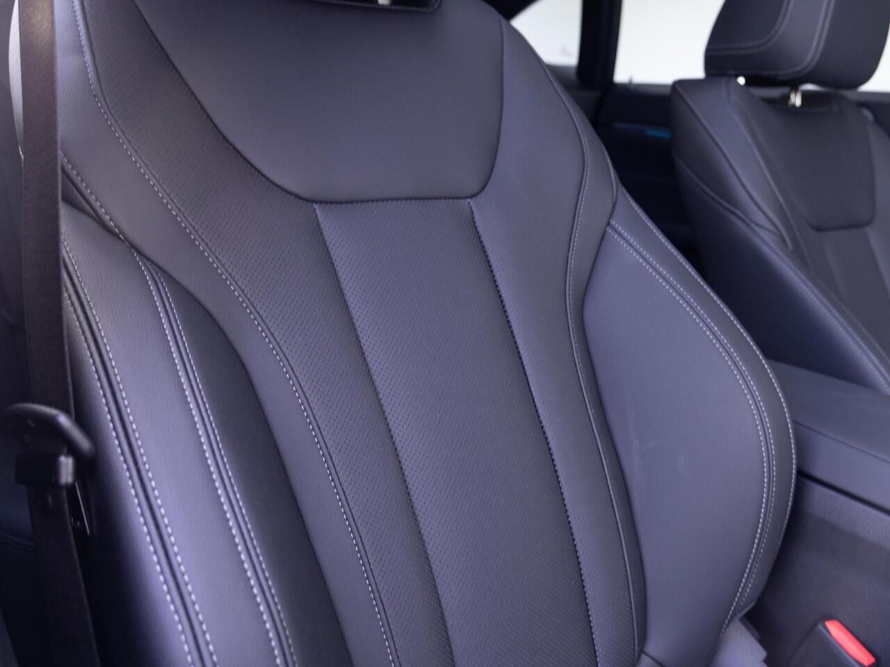 BMW i4 eDrive35 | M Sportpakket | Comfort Pack | Achteruitrijcamera | Comfort Access | Schuif-/kanteldak | Stoelverwarming | Parking Assistant | Ekris Selection