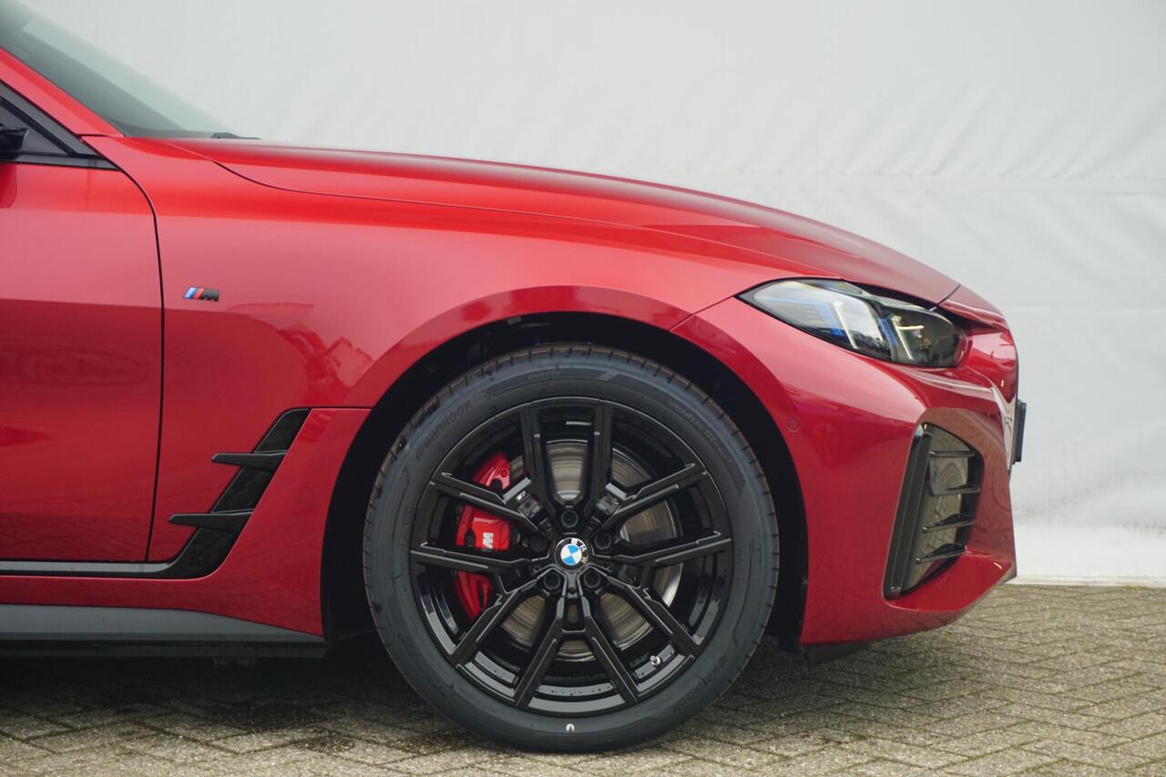 BMW i4 eDrive35 M sportpakket Pro Schuif-/kanteldak / Comfort Access / Active Cruise Control / Stuur-stoelverwarming / Ekris Selection