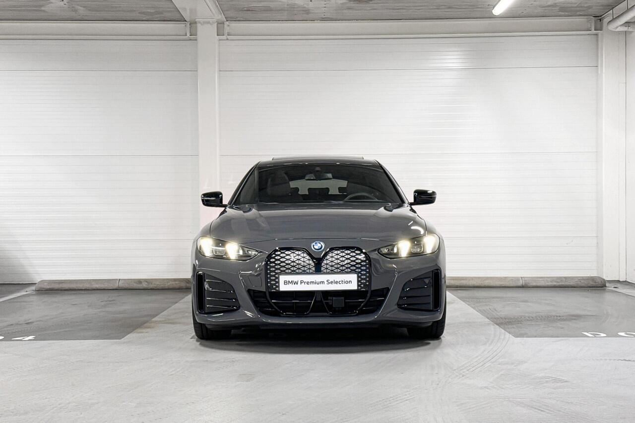 BMW i4 eDrive35 | M-Sport Pro | Comfort Pack | Active Cruise Control | Hifi System | Schuif-/kanteldak | Comfort Access | Trekhaak | Selections