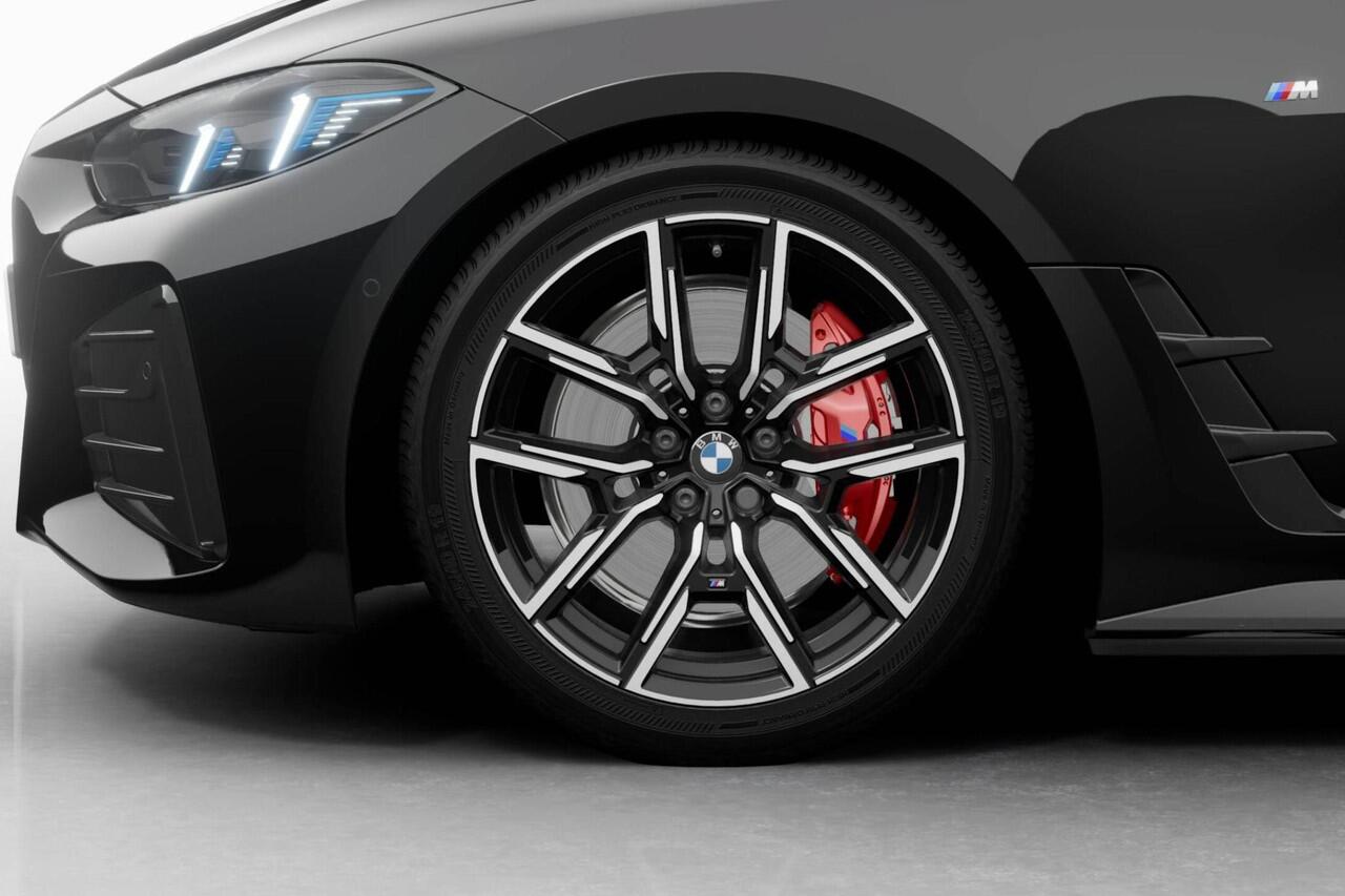 BMW i4 eDrive35 | M Sport Pro | Comfort Pack | Active Cruise Control | Elektrisch Glazen Panoramadak