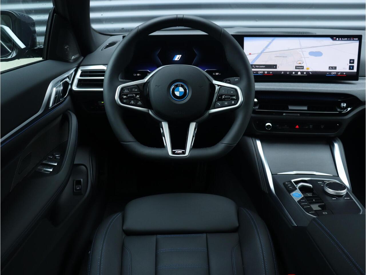 BMW i4 eDrive40 | High Executive | M Sportpakket Pro | Panodak | Driving Assistant Prof. | Head-Up | Laserlight | Harman Kardon | Parking Assistant Plus | Comfort Access | 19'' LMV