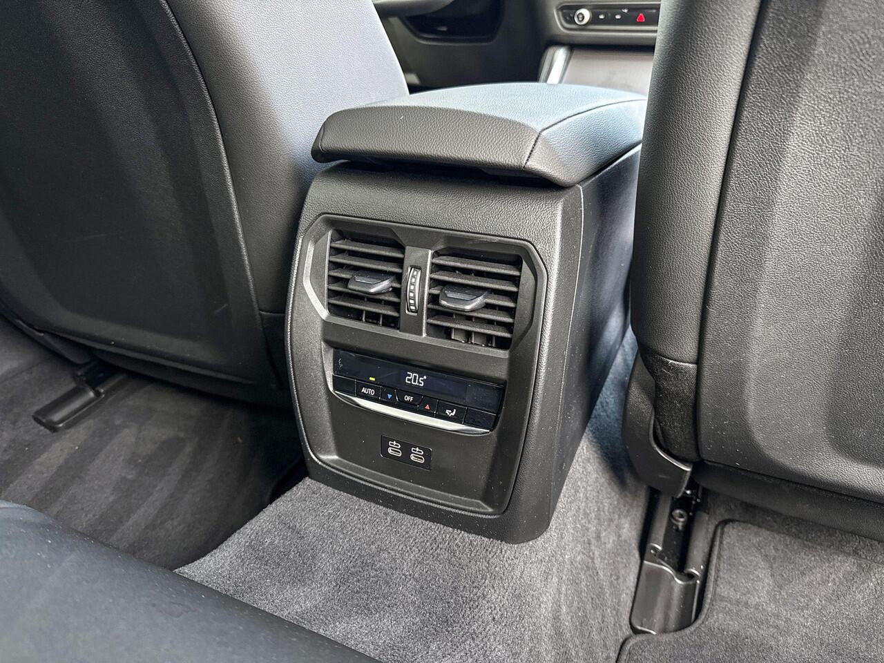 BMW i4 eDrive35 M Sport Edition Stuurwielrand verwarming / 19'' / Schuifdak