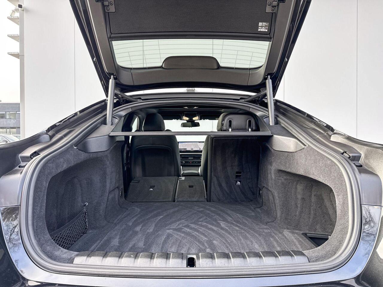 BMW i4 eDrive35 M Sport Edition Stuurwielrand verwarming / 19'' / Schuifdak