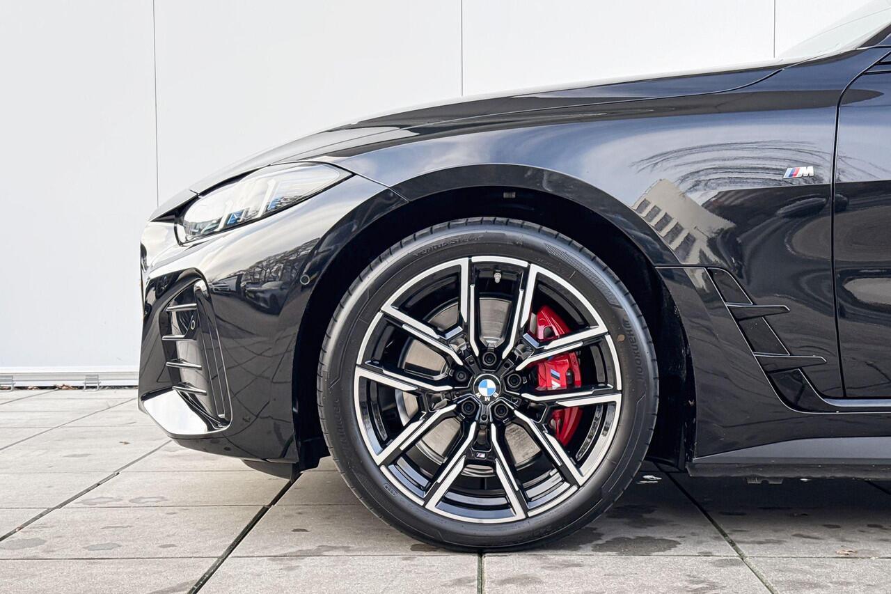 BMW i4 eDrive35 M Sport Edition Stuurwielrand verwarming / 19'' / Schuifdak