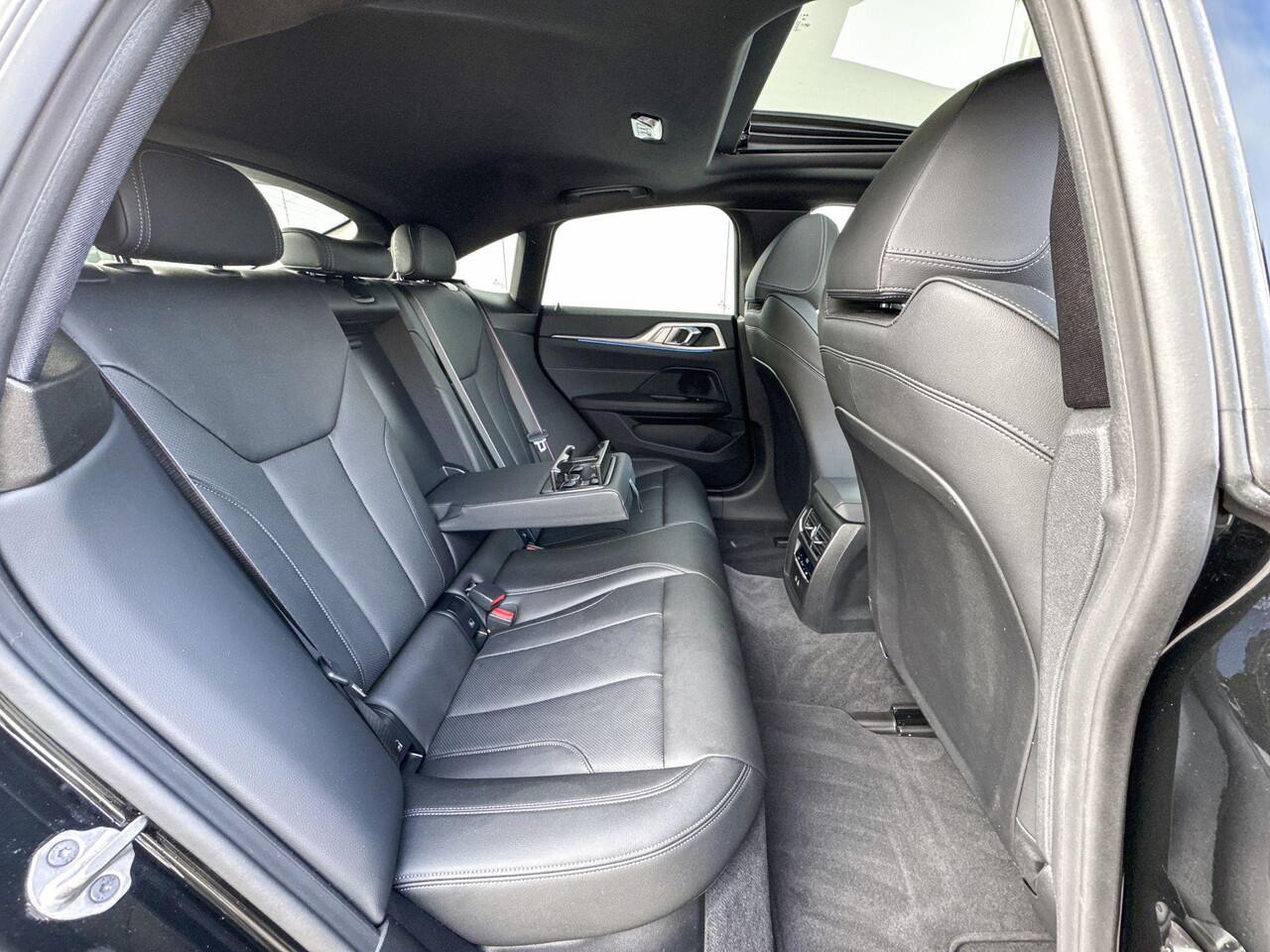 BMW i4 eDrive35 M Sport Edition Stuurwielrand verwarming / 19'' / Schuifdak