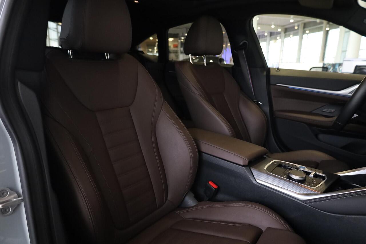 BMW i4 M50 | M Sportpakket Pro | Schuifdak | Stoelverwarming | Achteruitrijcamera |