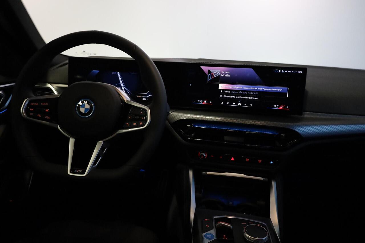 BMW i4 eDrive40 | M Sportpakket Pro | Schuif-kantel dak | Keyless | Active Cruise Control