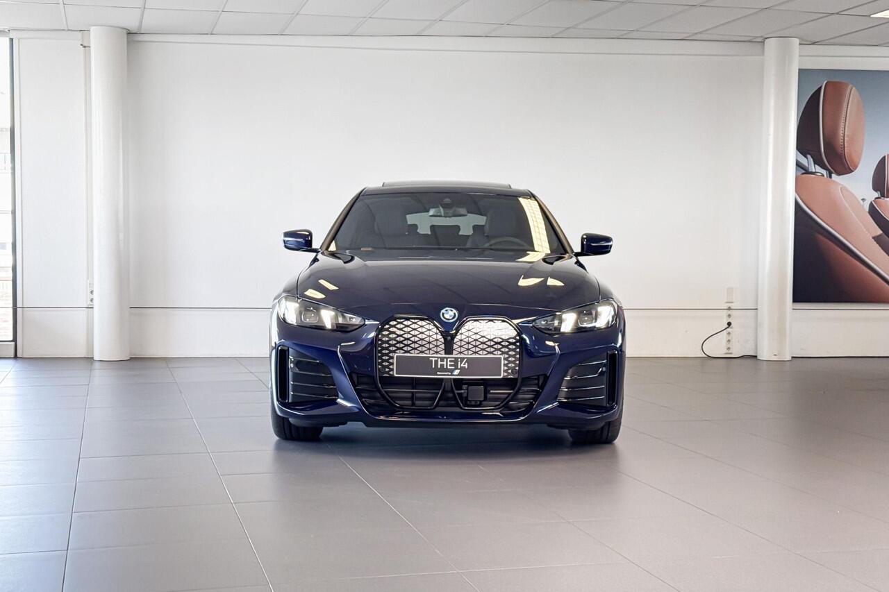 BMW i4 eDrive35 M Sport Edition 70 kWh | Glazen Panoramadak | Stoelverwarming | Achteruitrijcamera | ElectricDeals