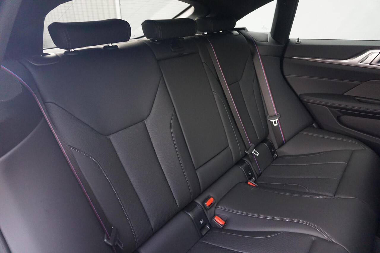 BMW i4 eDrive40 M Sport Pro | Elektrisch schuif-kanteldak | Memory Stoelen | Harman Kardon | Comfort Access | Stoel & Stuurwiel verwarming | Ekris Selection