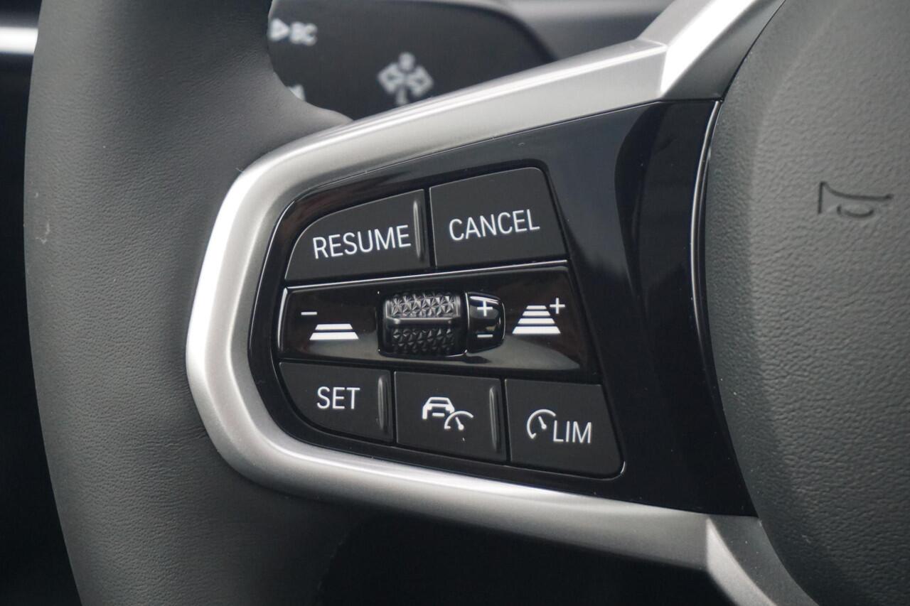 BMW i4 eDrive40 M Sport Pro | Elektrisch schuif-kanteldak | Memory Stoelen | Harman Kardon | Comfort Access | Stoel & Stuurwiel verwarming | Ekris Selection