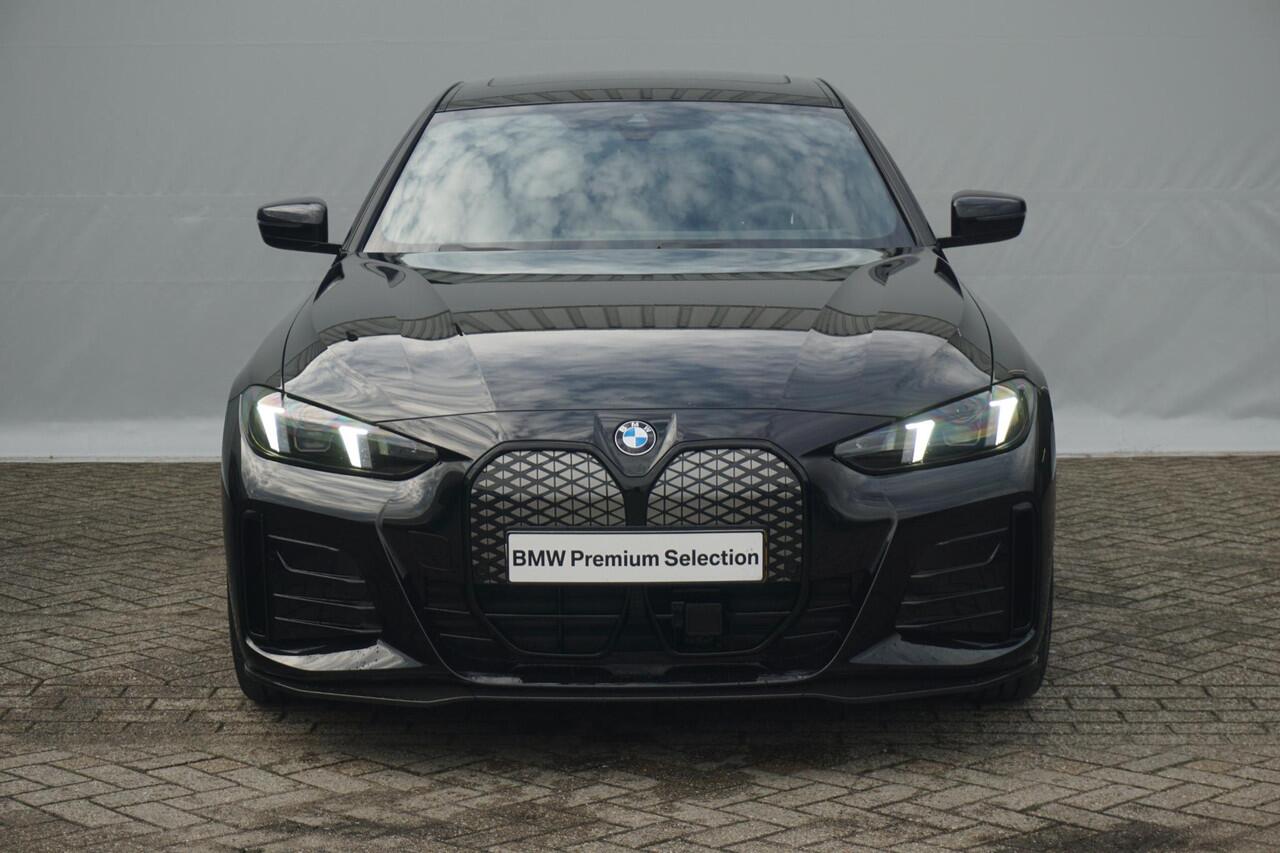 BMW i4 eDrive40 M Sport Pro | Elektrisch schuif-kanteldak | Memory Stoelen | Harman Kardon | Comfort Access | Stoel & Stuurwiel verwarming | Ekris Selection