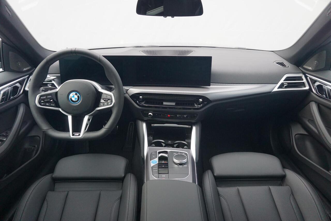 BMW i4 eDrive40 M Sport Pro | Elektrisch schuif-kanteldak | Memory Stoelen | Harman Kardon | Comfort Access | Stoel & Stuurwiel verwarming | Ekris Selection