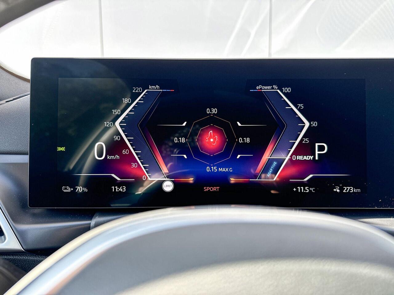 BMW i4 eDrive40 M Sport Edition / Head Up Display / Driving Assistant / Comfort Access / Adaptieve LED lampen / Glazen dak / Parking Assistant Plus | ElectricDeals
