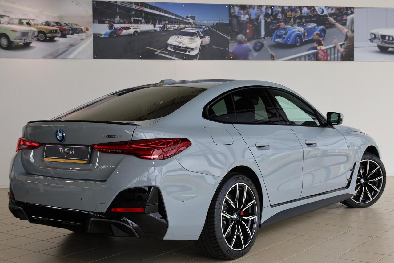 BMW i4 eDrive35 | M Sportpakket Pro | Stuurwiel Verwarmd | Achteruitrijcamera | Verwarmde voorstoelen | Active Cruise Control | Harman Kardon | Ekris Selection